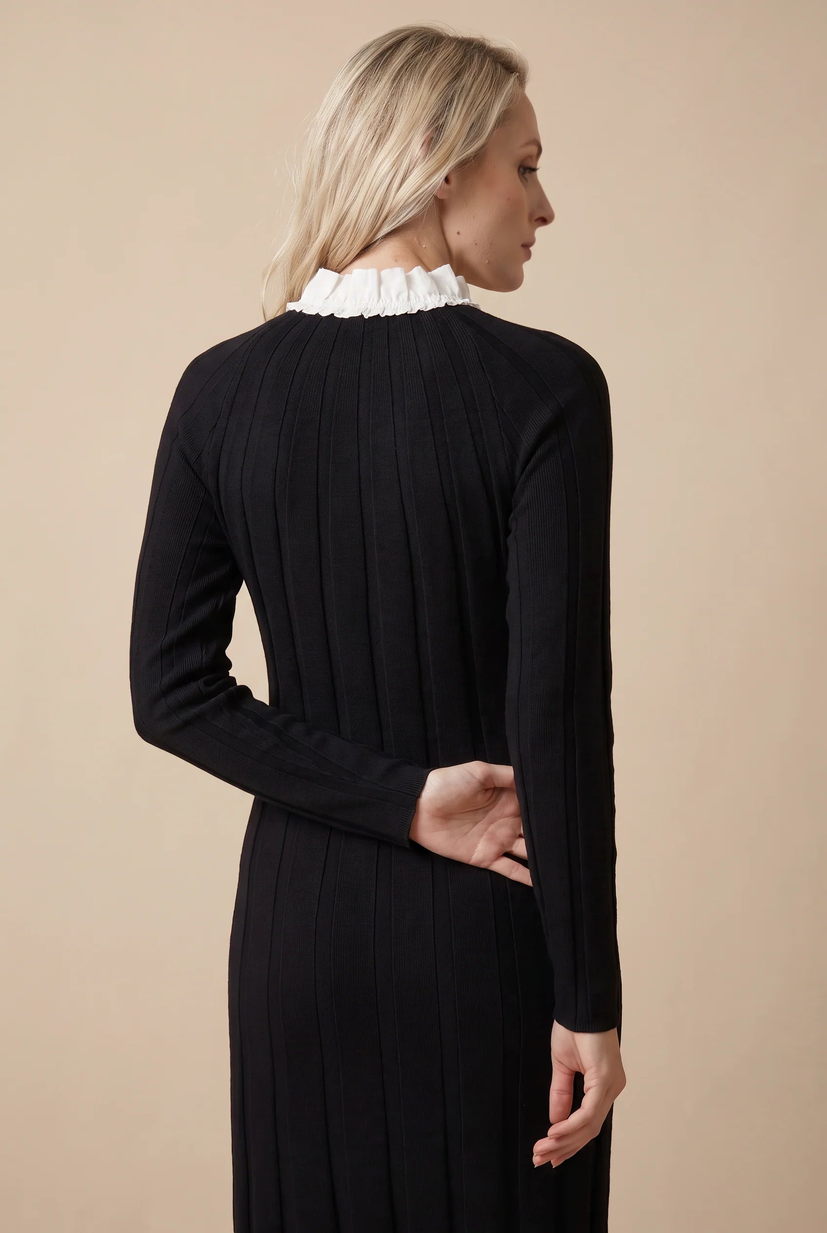 RUFFLE NECK KNIT MAXI