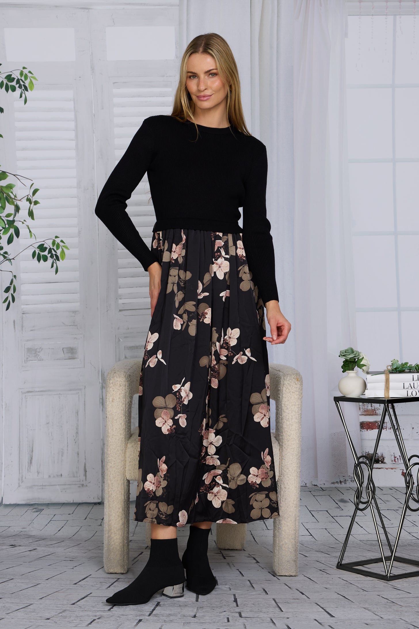 3119e0a252bfa7b02594283182c4f4911e11d9474430d6d413e016cff10e6901SOPHIA_15.jpg