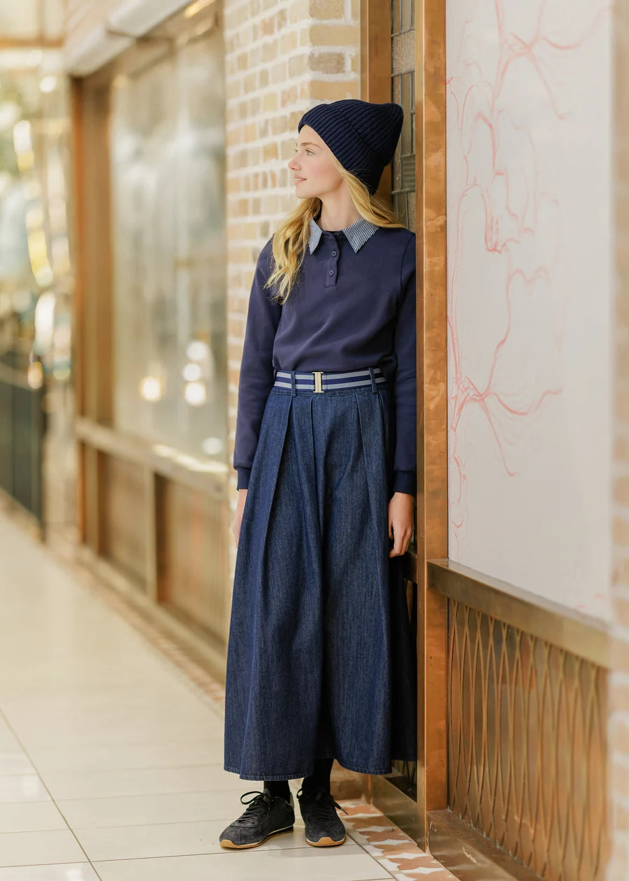 NAVY CROP SWEATSHIRT