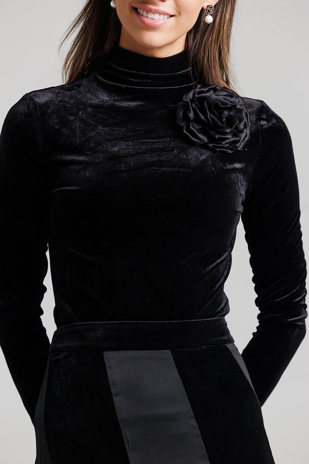 Rose Velvet Mock Neck - Black