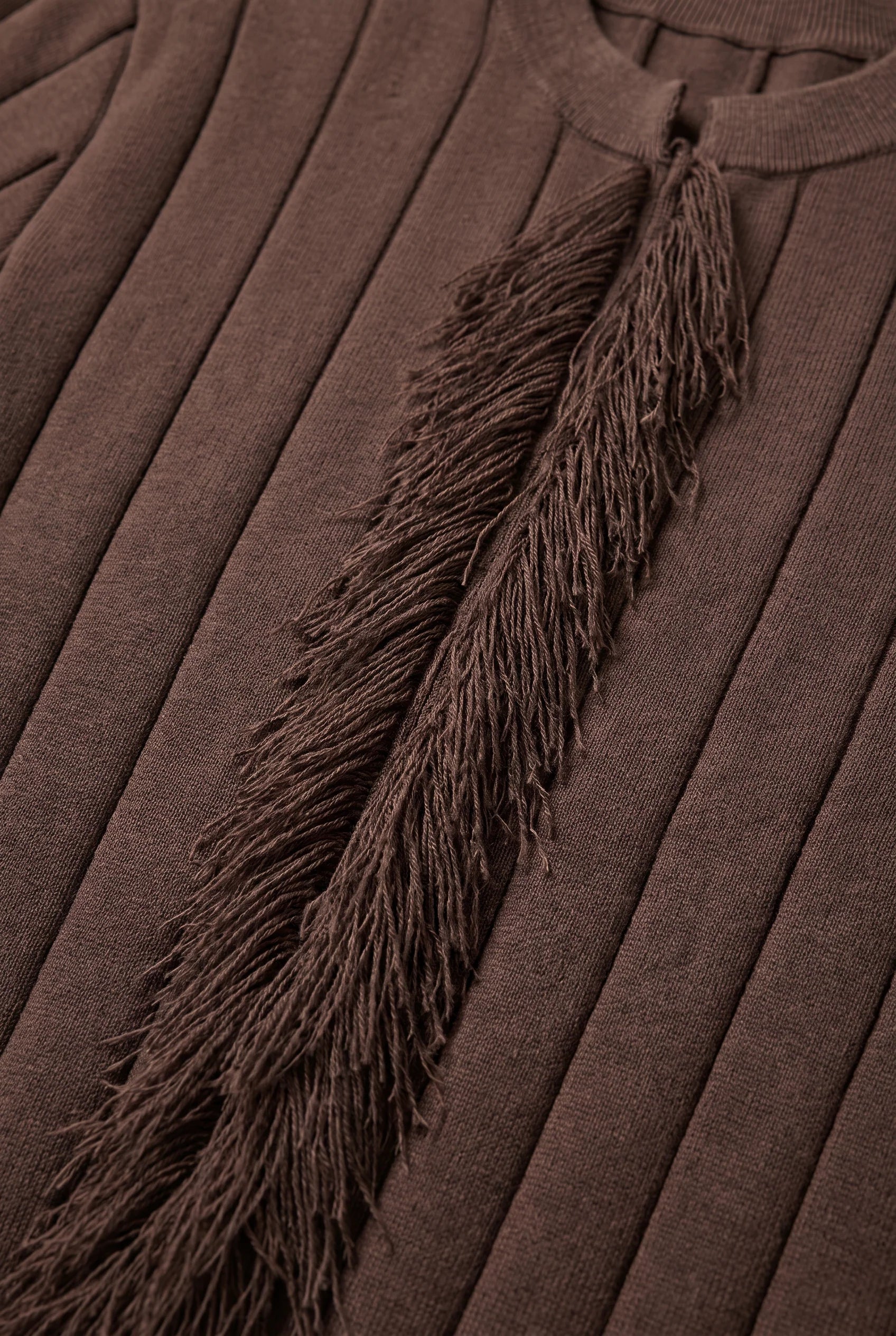 KNIT FRINGE SET-BROWN