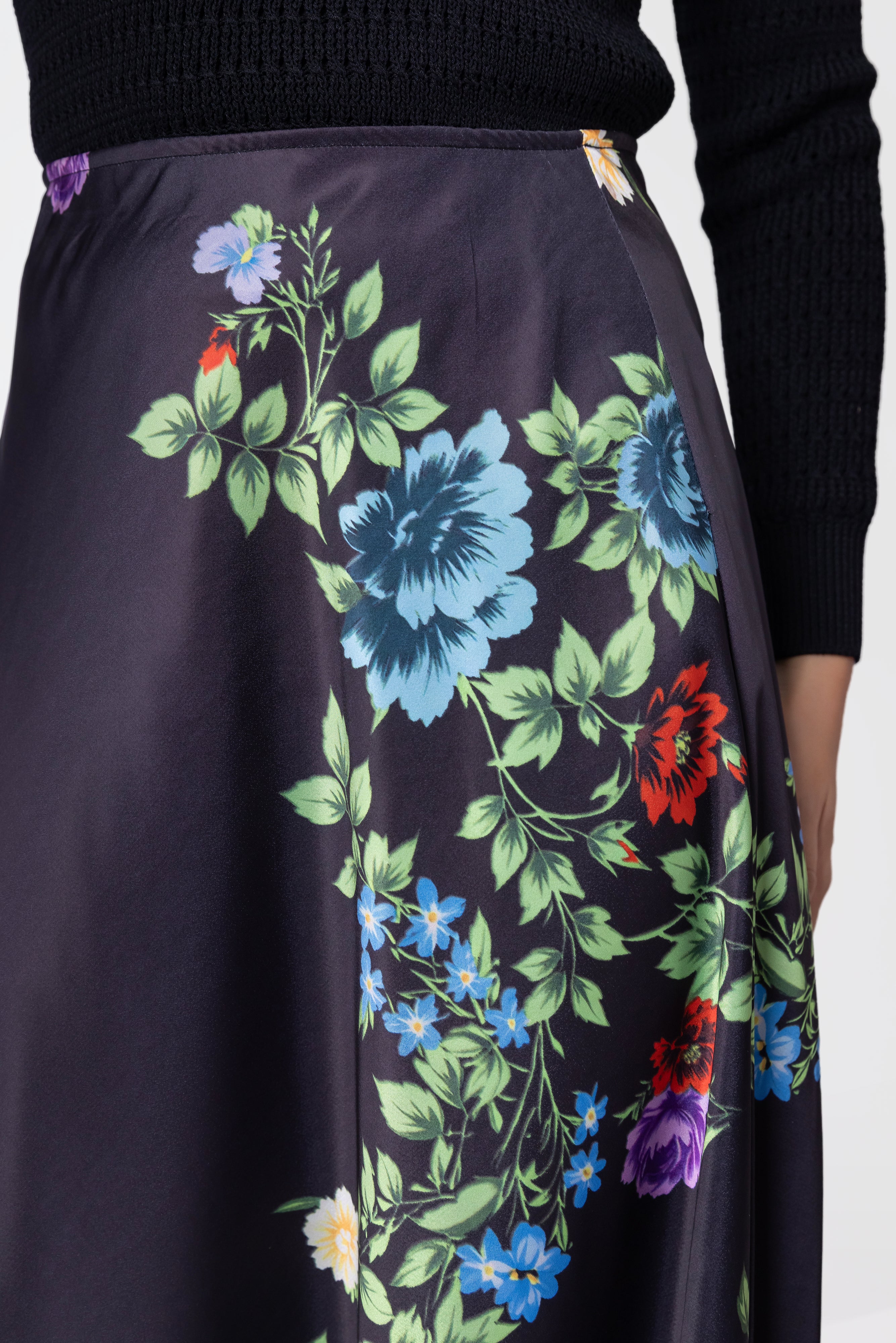 Lisa Skirt (Black Ground)