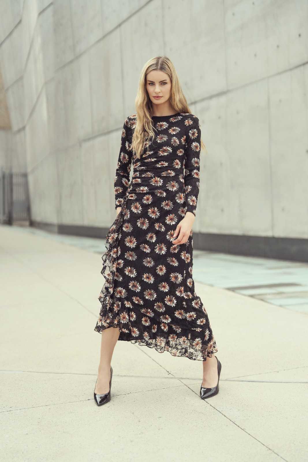 60ce709aa36b3a515213d37e8ae1be235f1f2cdcf9599bbc50f1f30985381e06JANET-TANFLORAL2_b2c98733-7e1c-4b72-9f6d-20522087e5bf.jpg