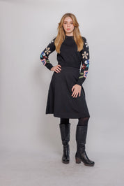 25765- FLORAL SLEEVE SWEATER