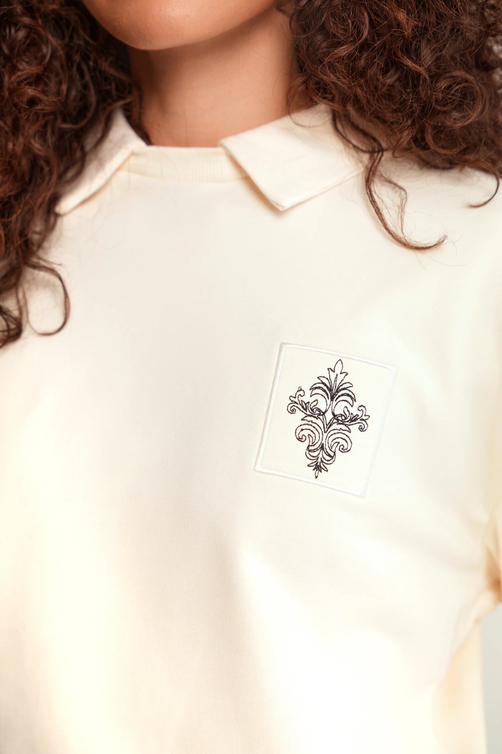 Collar Sweatshirt