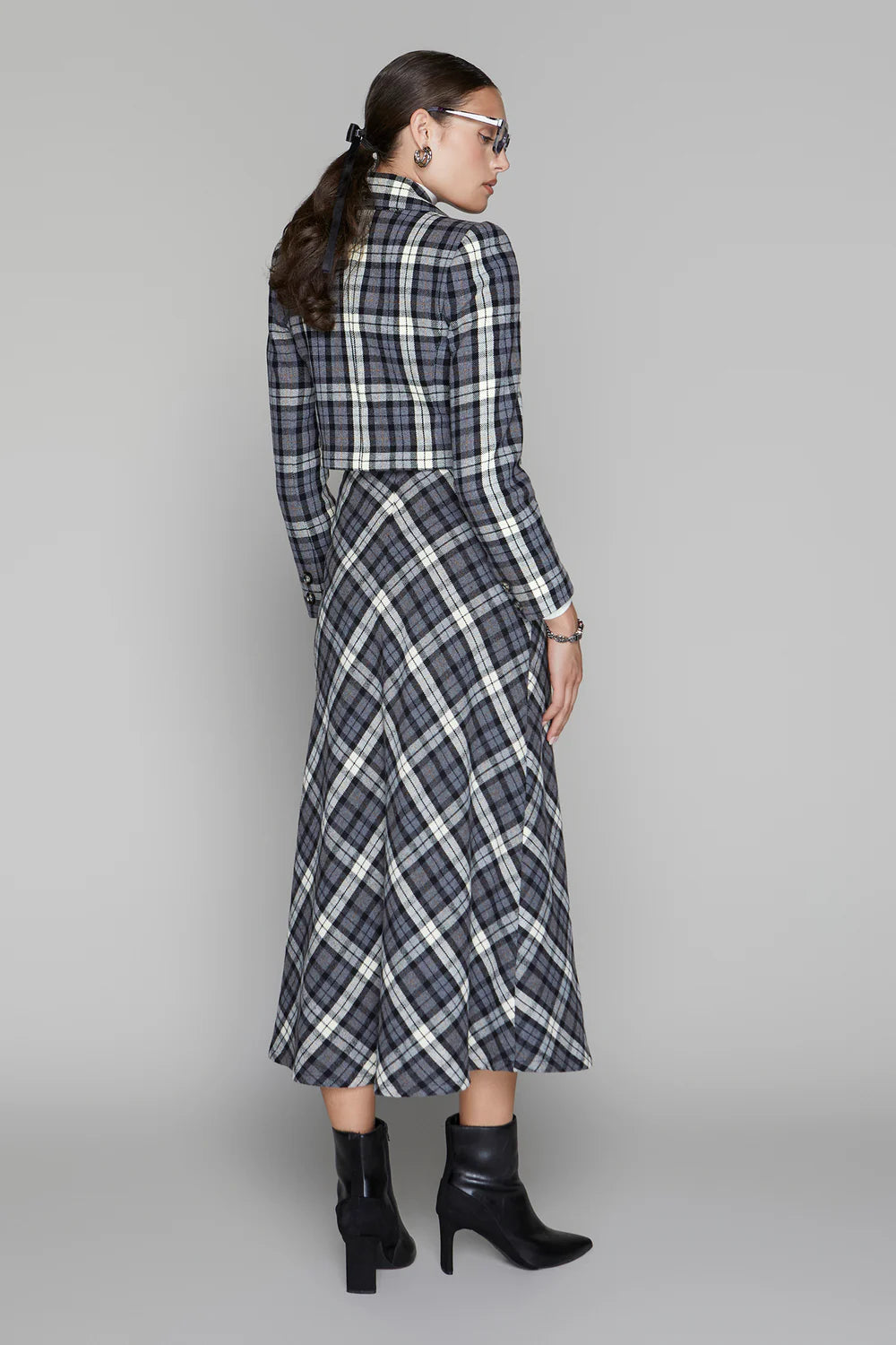 APPARALELFW25_LOOK42_4140_cf2f6d4e-e71c-4752-97e3-410c7499b1c8.webp