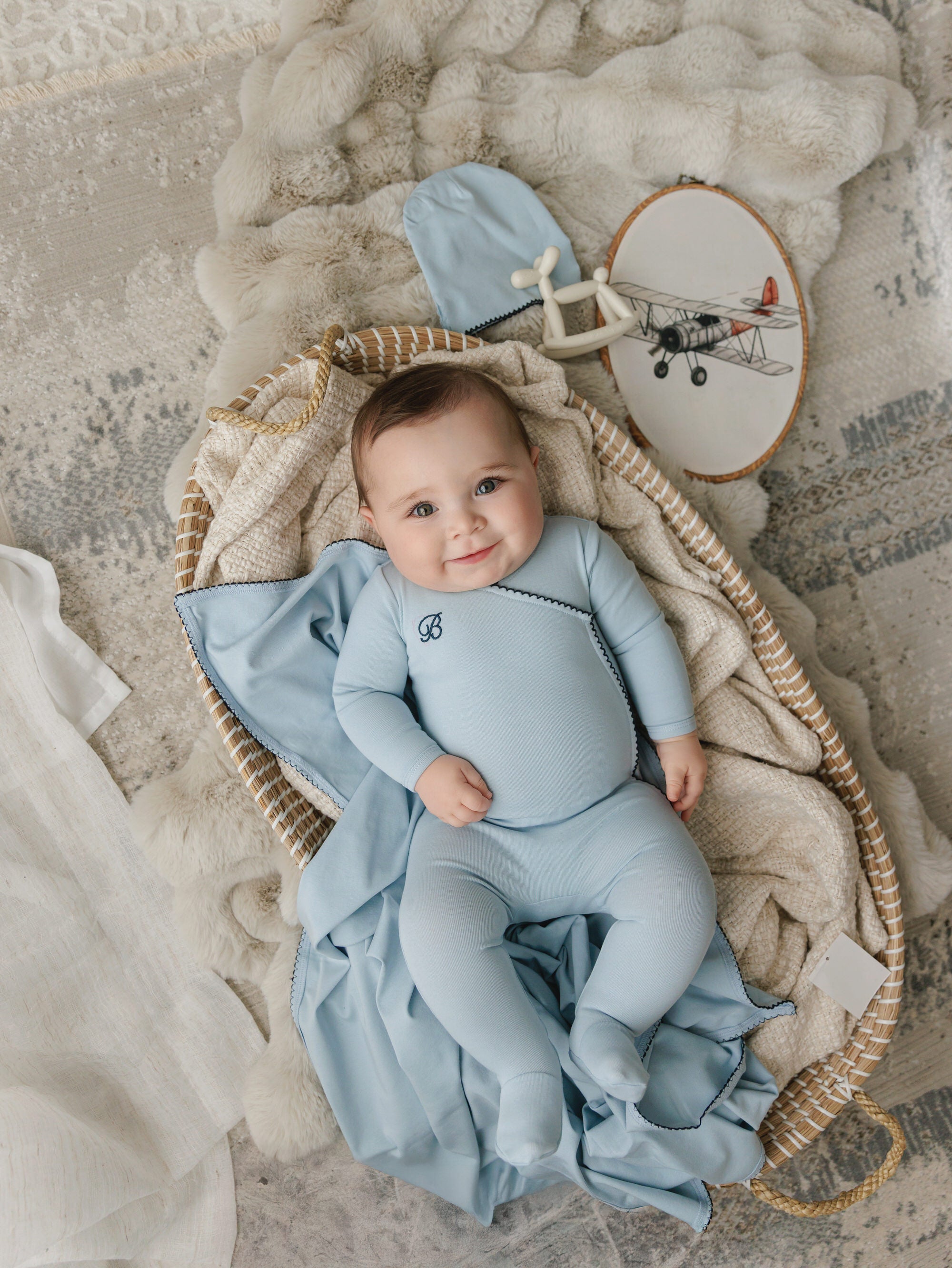 Piped Scalloped Footie Set