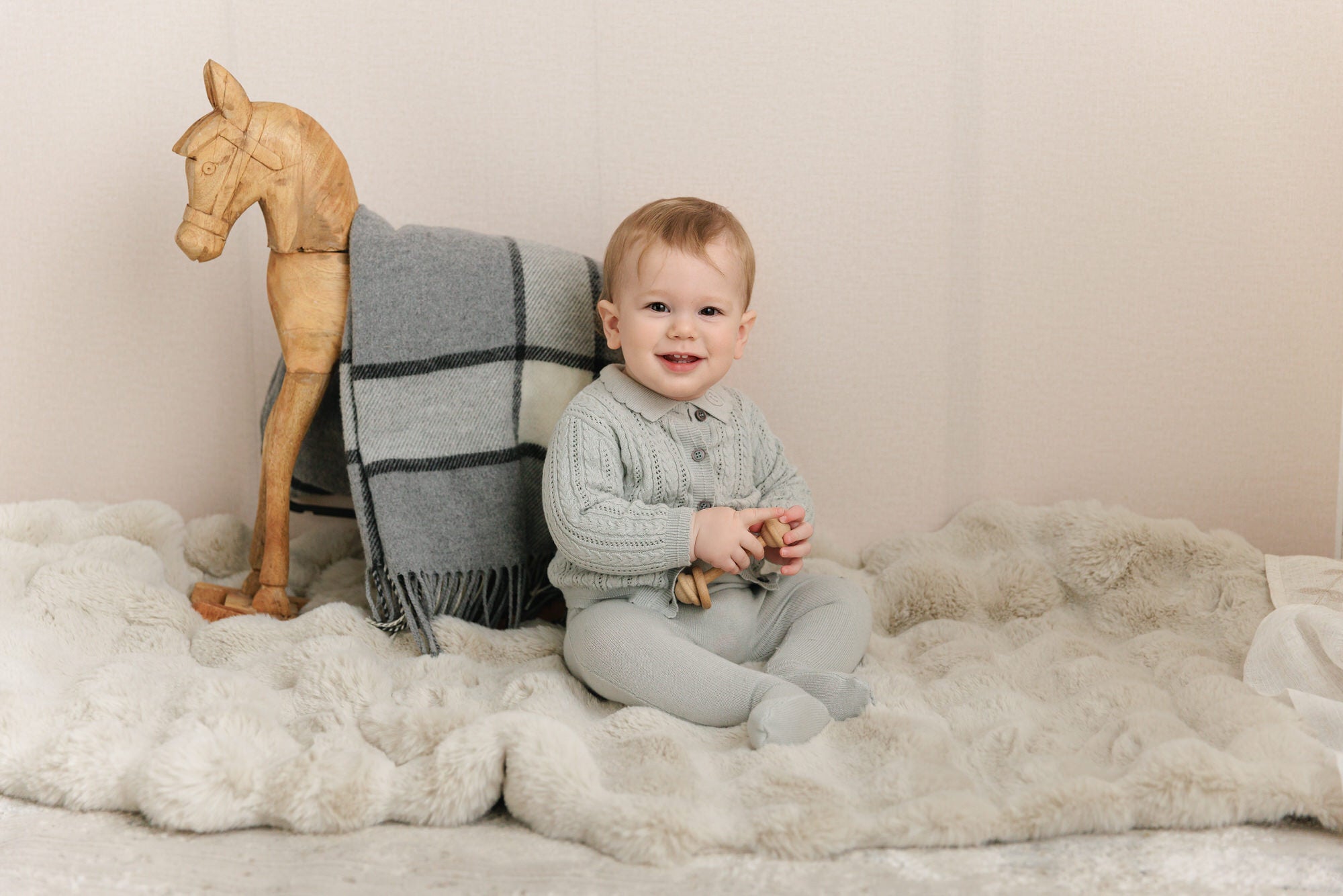 Embroidered Collar Knit Layette Set