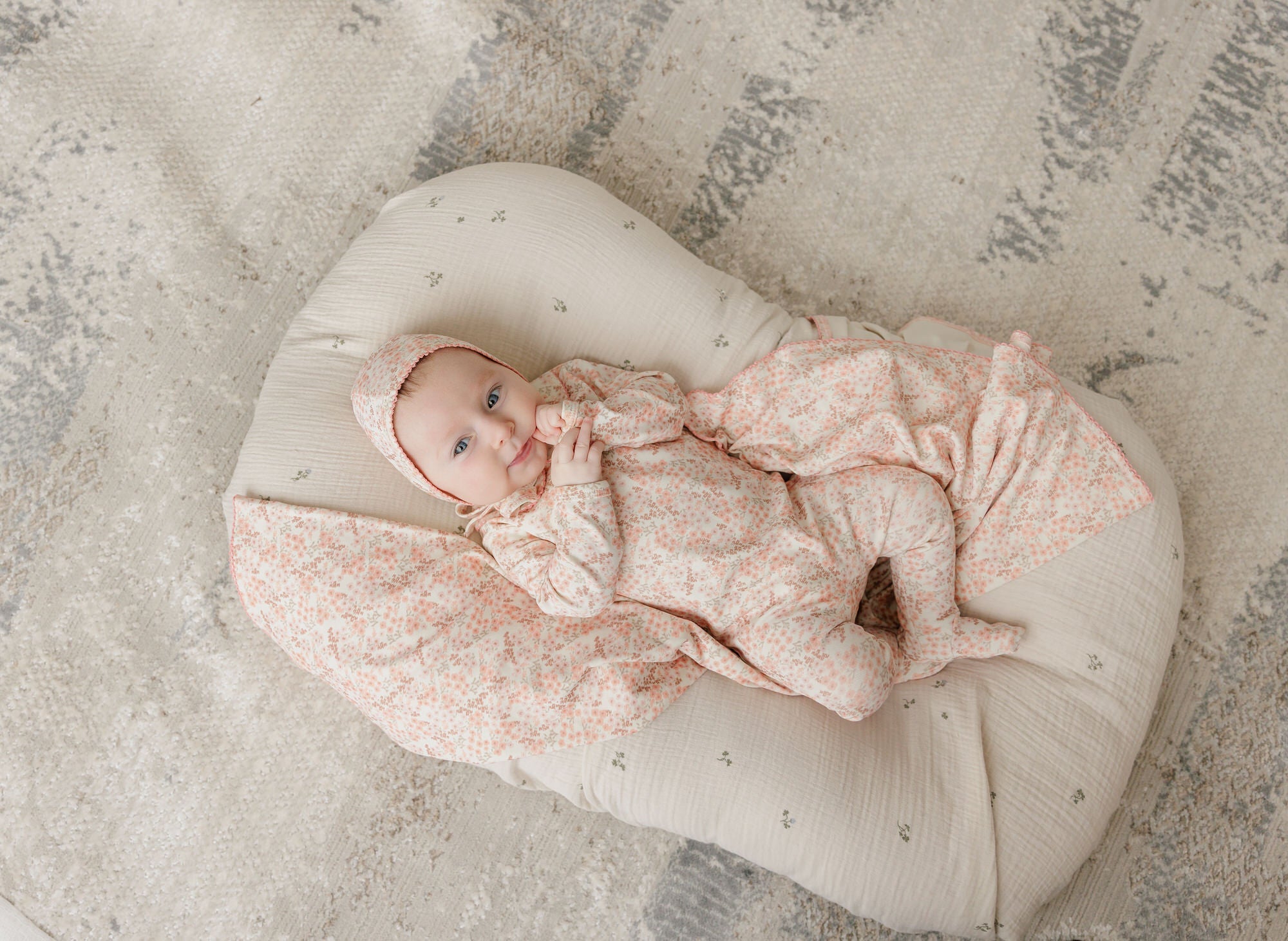 Collar Layette Set