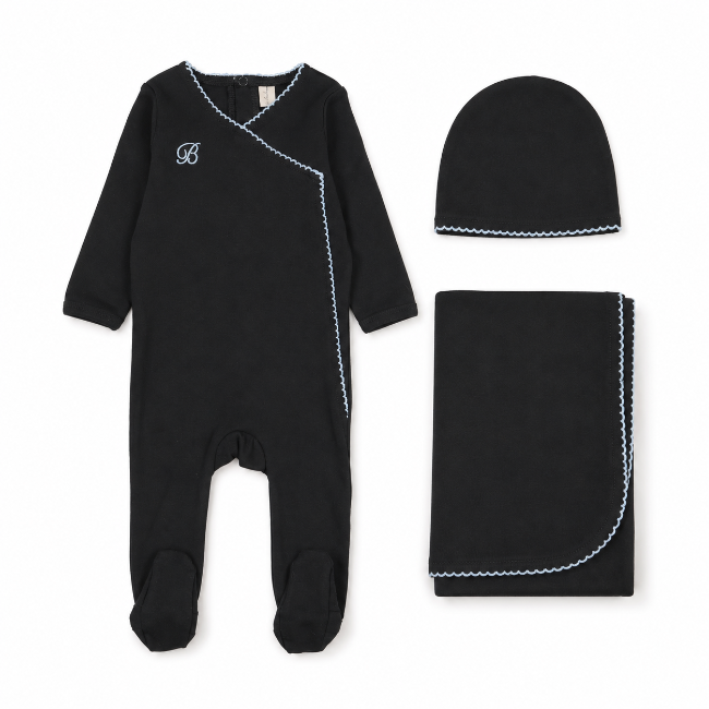 Piped Scalloped Layette Set