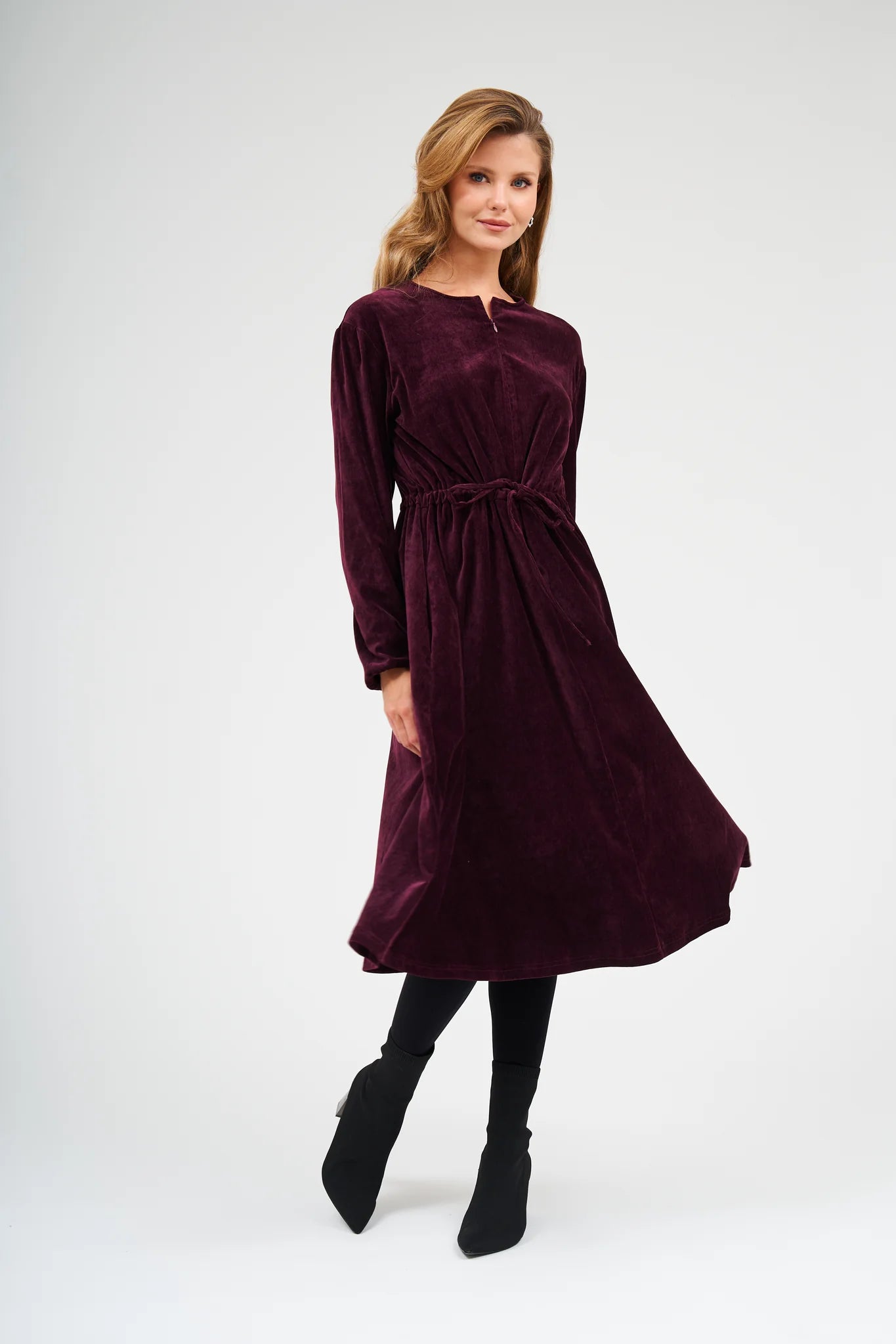Daniella_WS256746_2048x2048_60575438-d5a9-437f-a0bf-5cf0d04e3968.webp