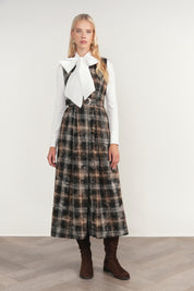 Tiber Jumper in Black / Fudge Plaid