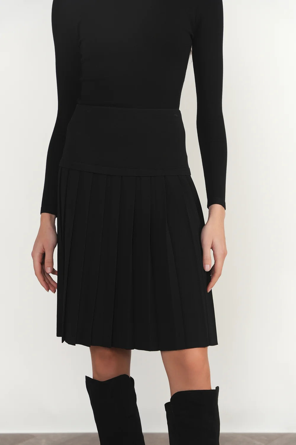 Allier Skirt in Black