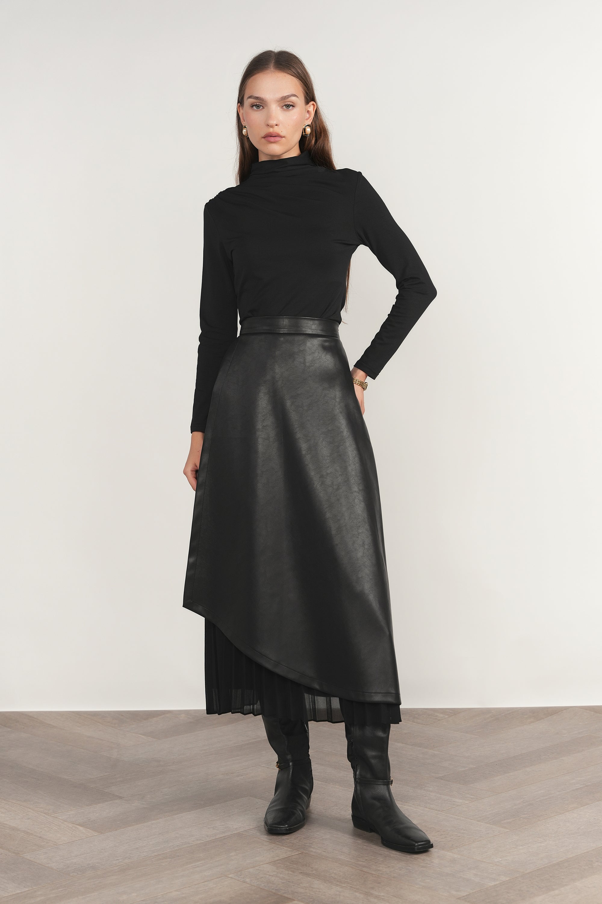 Erne Leather Skirt in Black