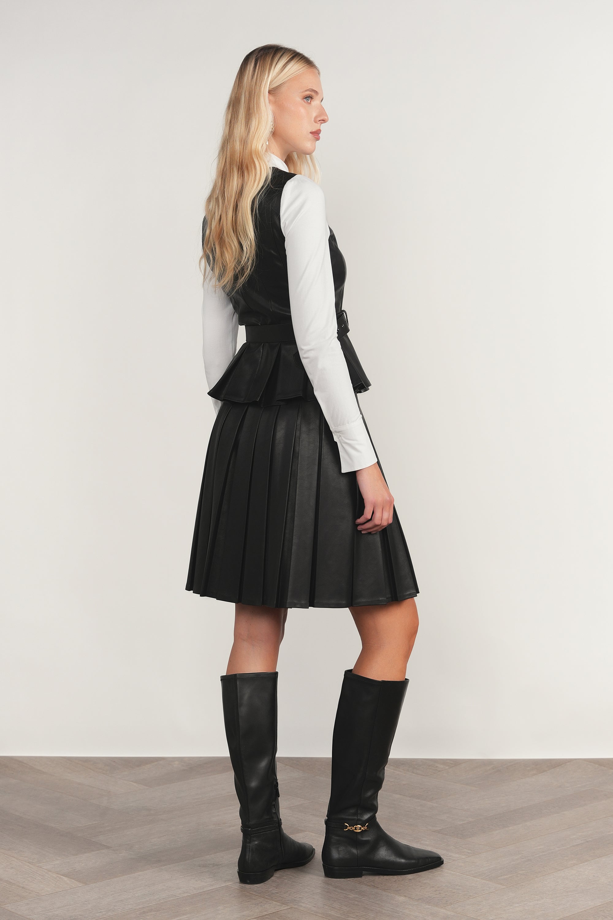 Cam Leather Top in Black