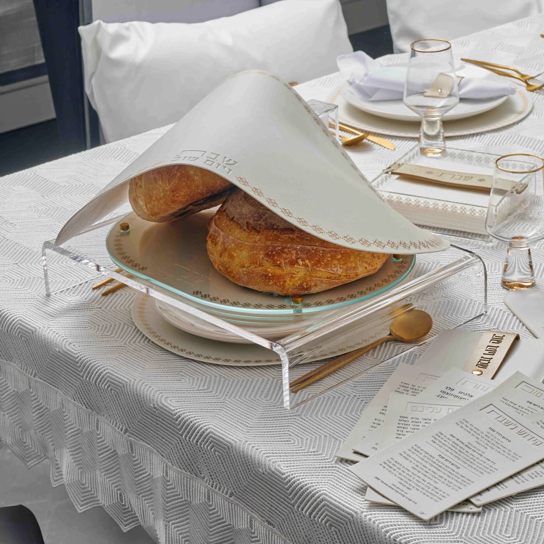 Challah Board - Suspeneded - Marquesa