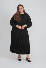 BELTED PLEAT DRESS (BLACK)