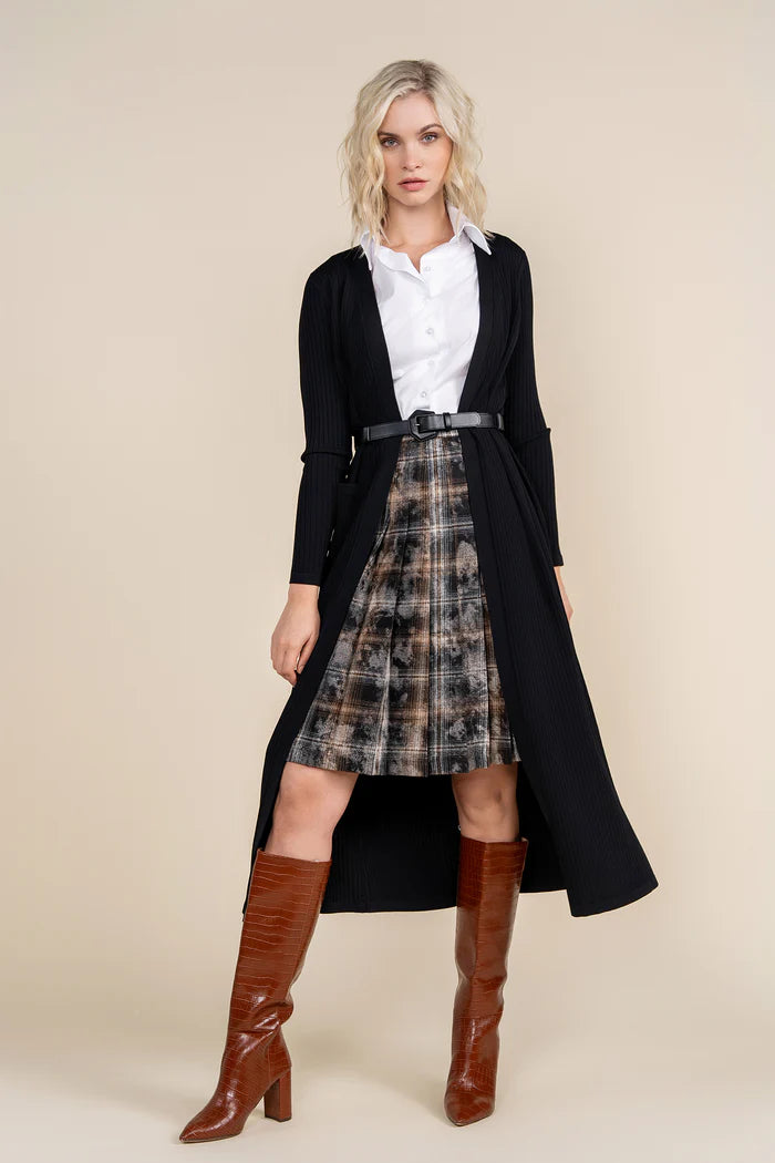 Praia Pleated Skirt in Black Plaid