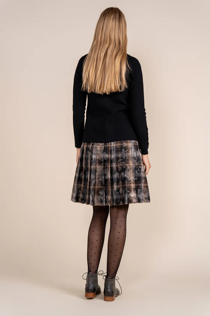 Praia Pleated Skirt in Black Plaid