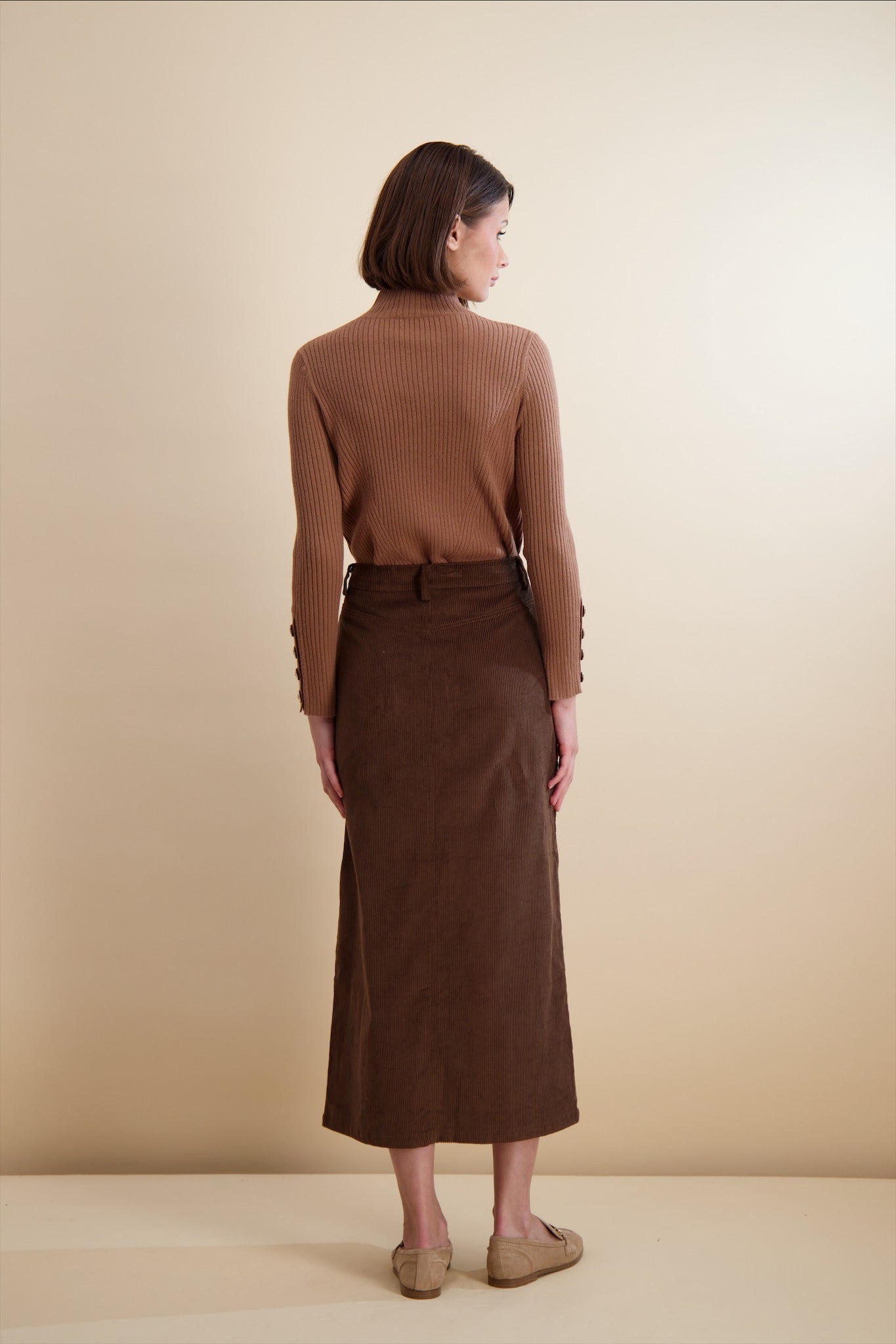 RIB KNIT MOCK NECK-TAN