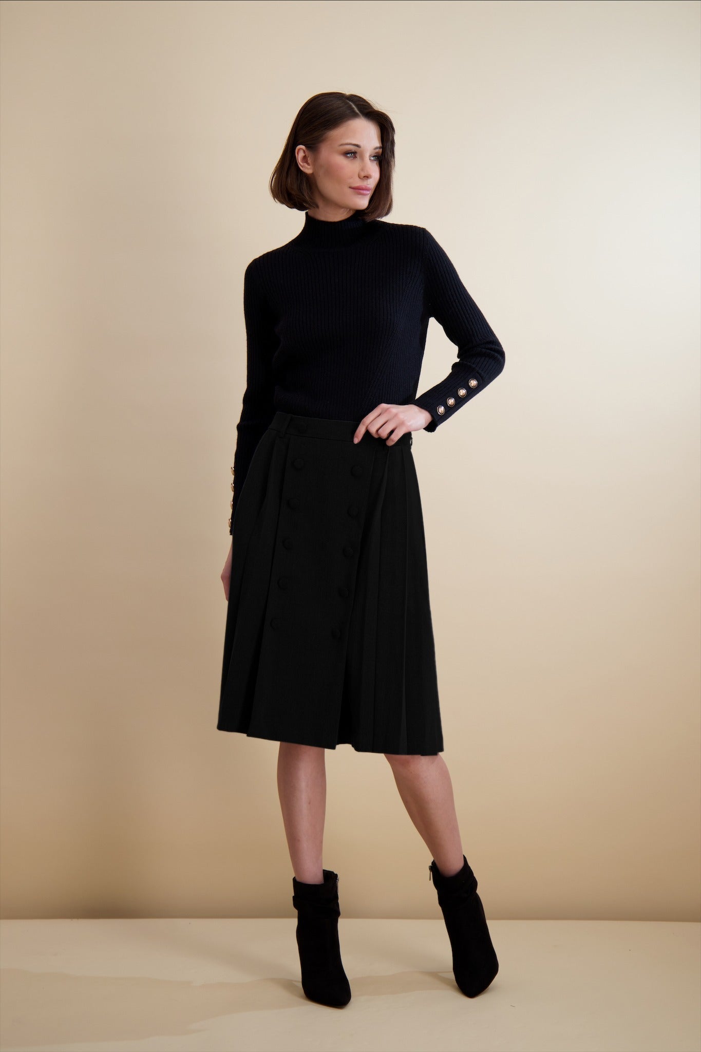 BUTTON FRONT PLEATED SKIRT SHORT