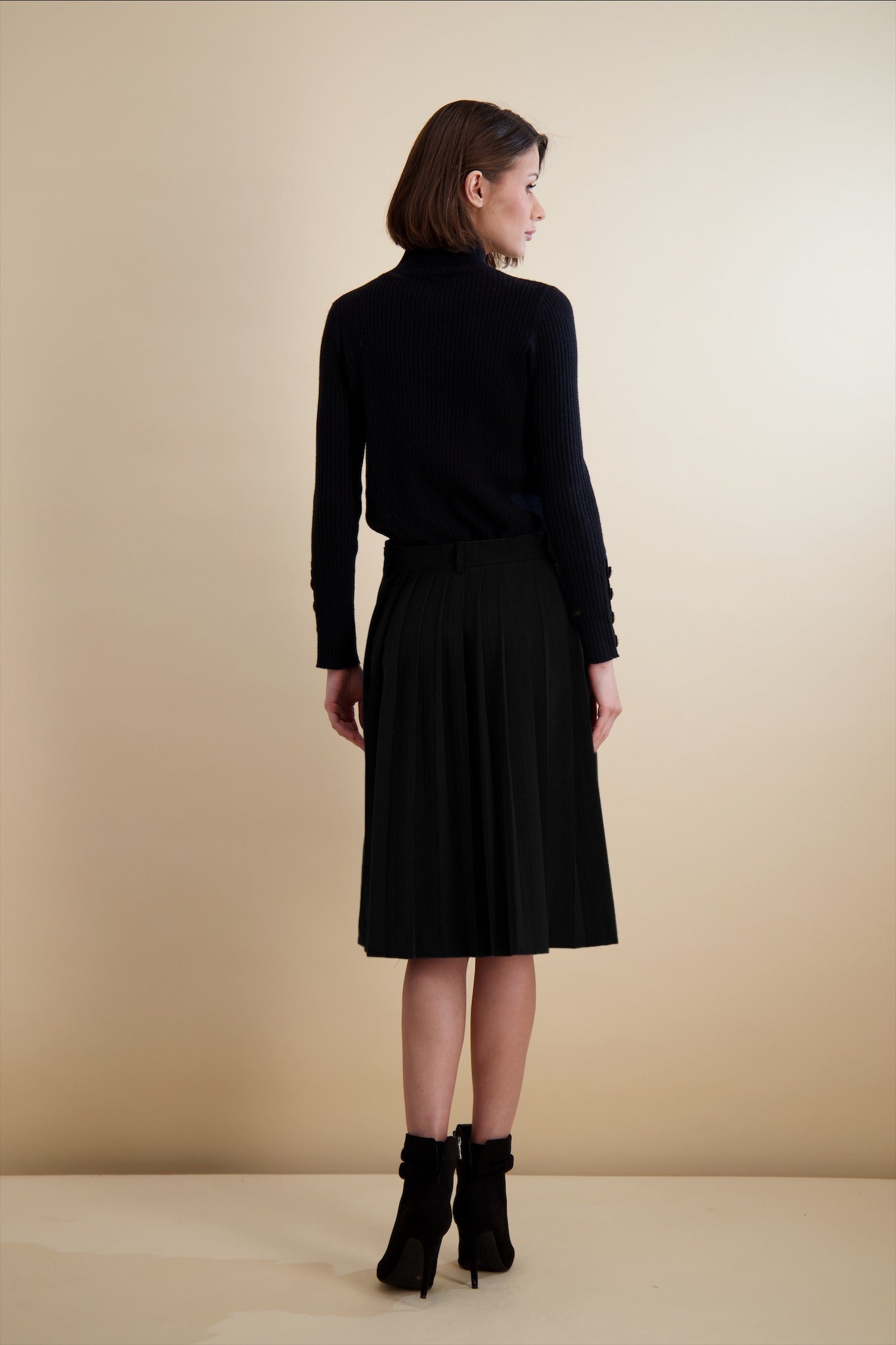 BUTTON FRONT PLEATED SKIRT SHORT