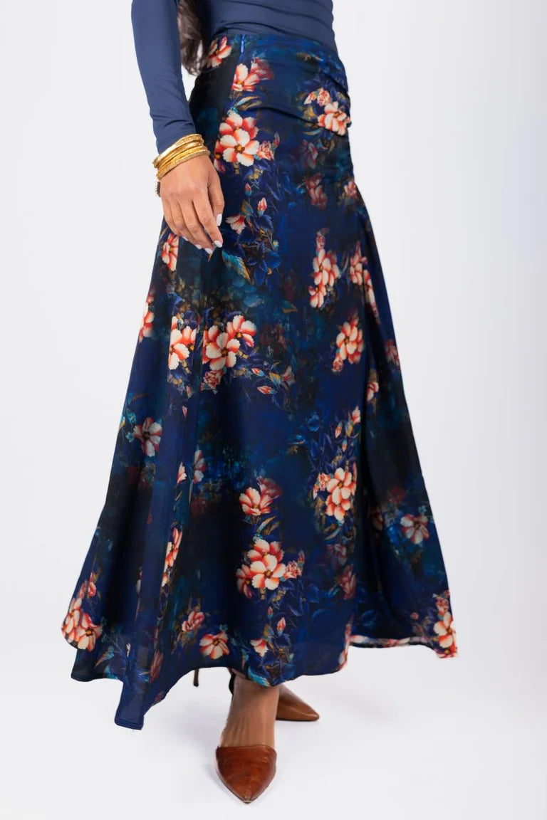 adriana-skirt-bluered-skirt-yakira-bella-6490120.webp