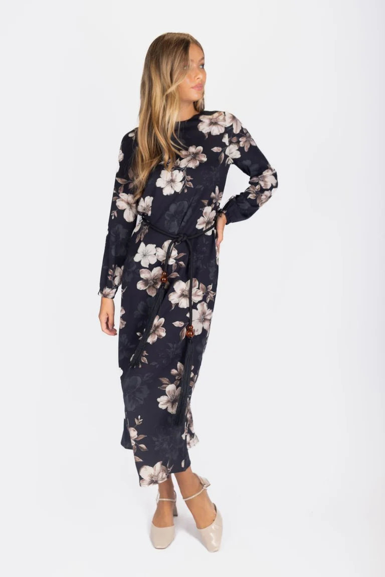 camellia-dress-black-pattern-dress-yakira-bella-1456143.webp