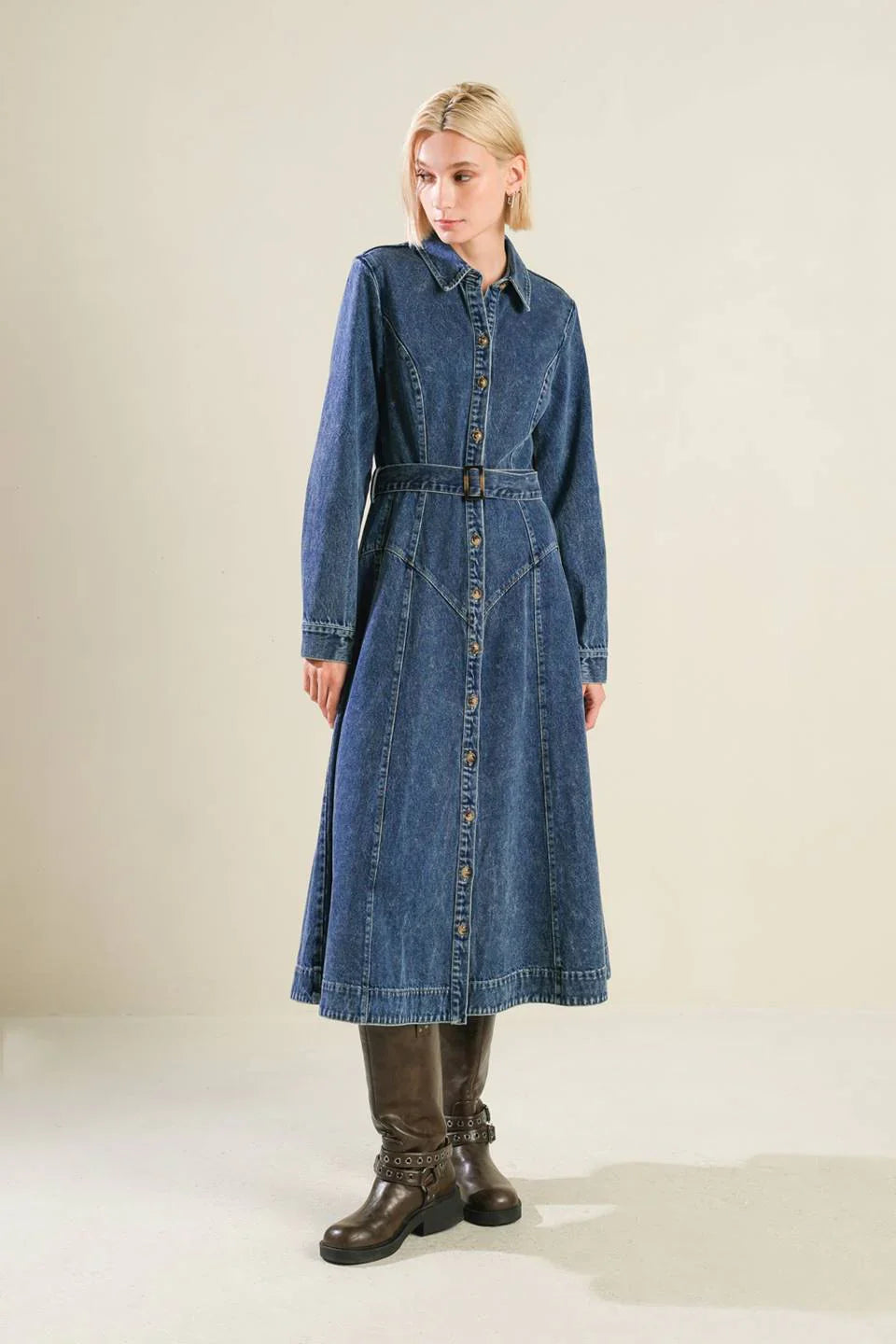 cc30ce6ef721b73451e38135059d6368fb47019e2e6d5139d91cbc404819f6eeFD1252_DENIMBLUE_1_619dc4f7-cb95-4023-8f83-266dea0e4868.webp