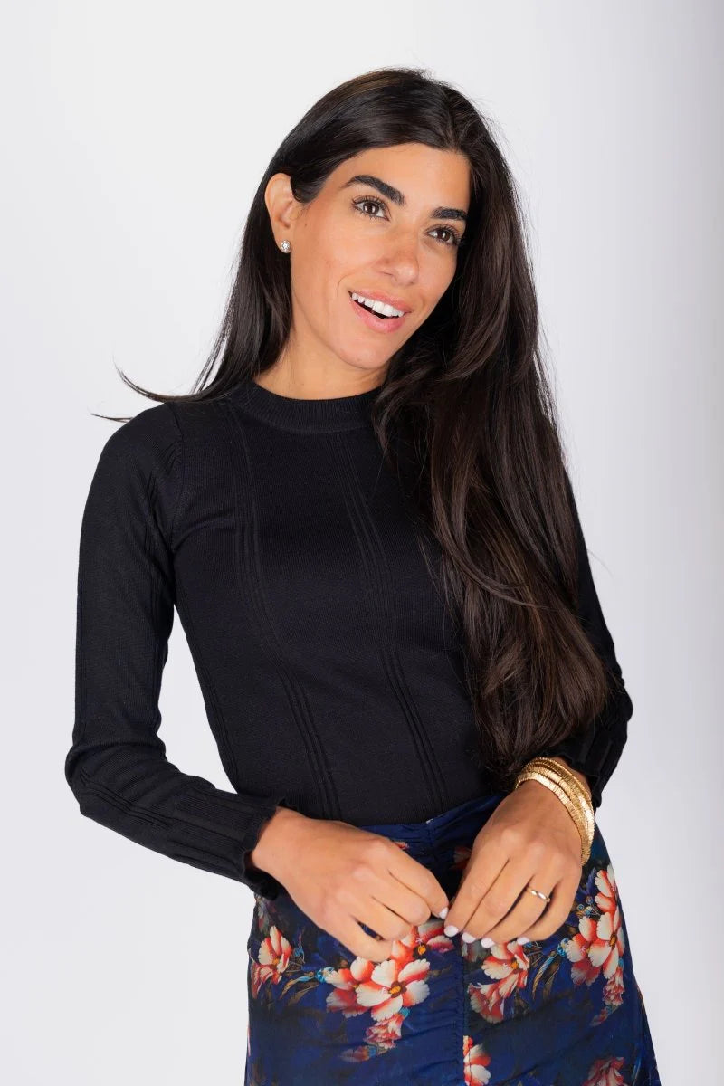 claire-top-black-top-yakira-bella-5531301.webp