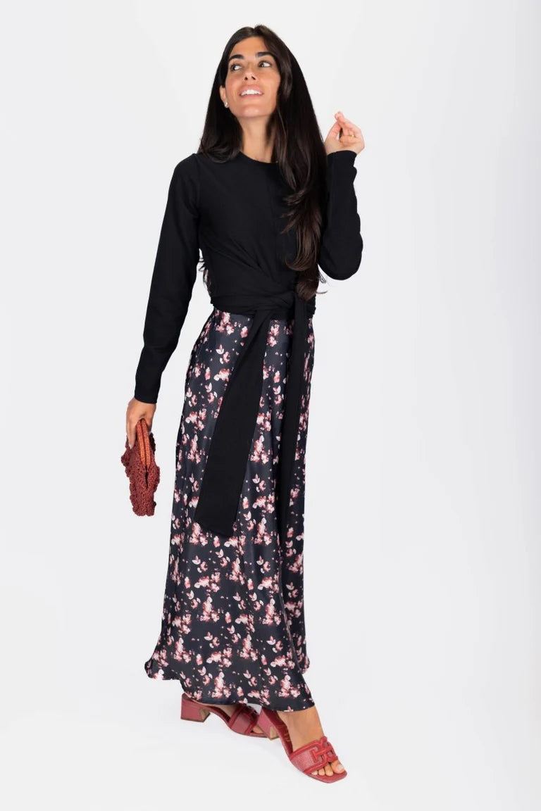 dakota-skirt-blackred-skirt-yakira-bella-5559676.webp