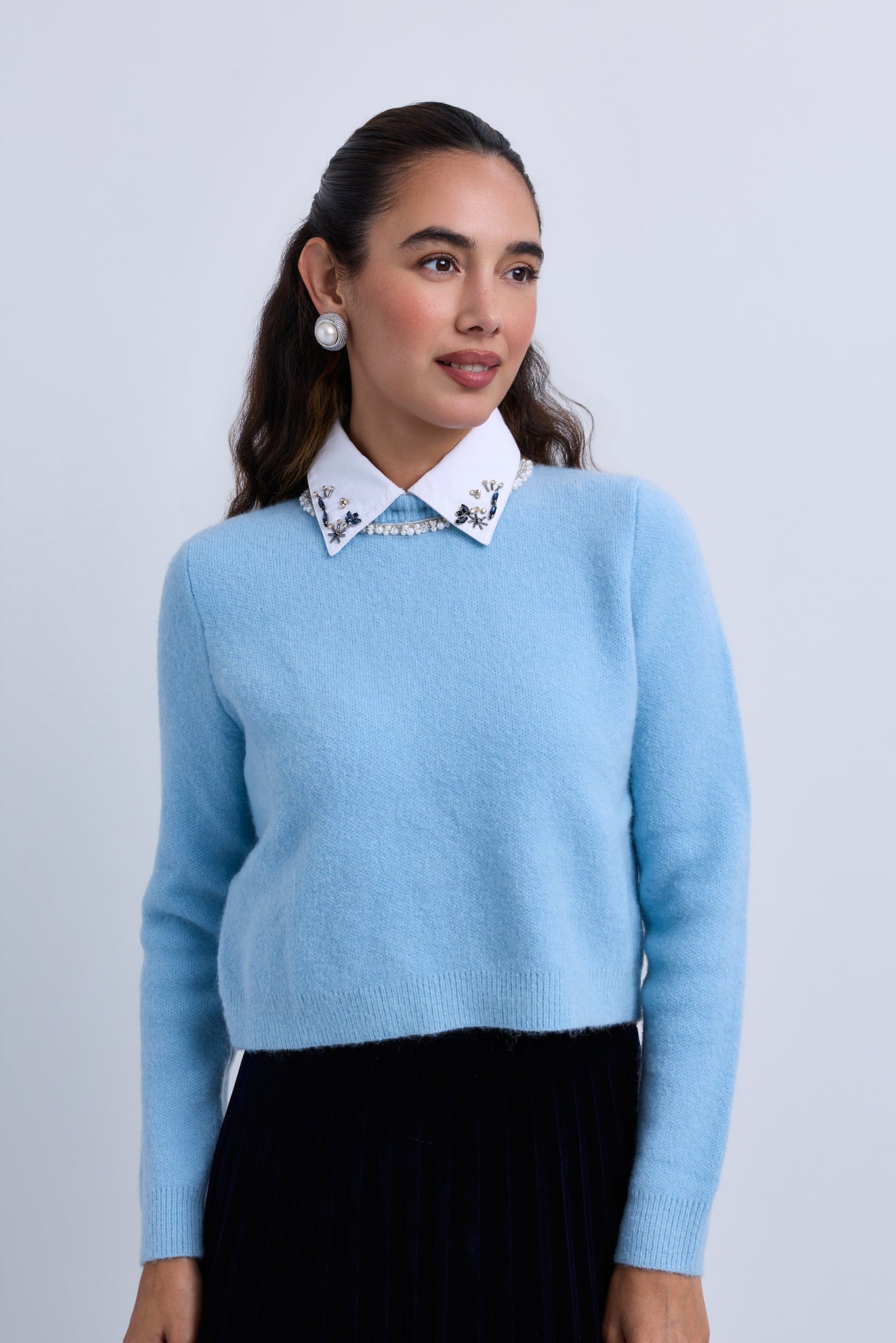 Diagonal Closure Cardigan with Embroidered Shirt Collar