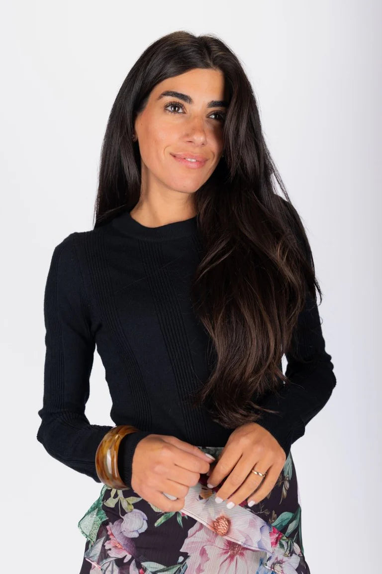 ellery-top-black-top-yakira-bella-1845886.webp