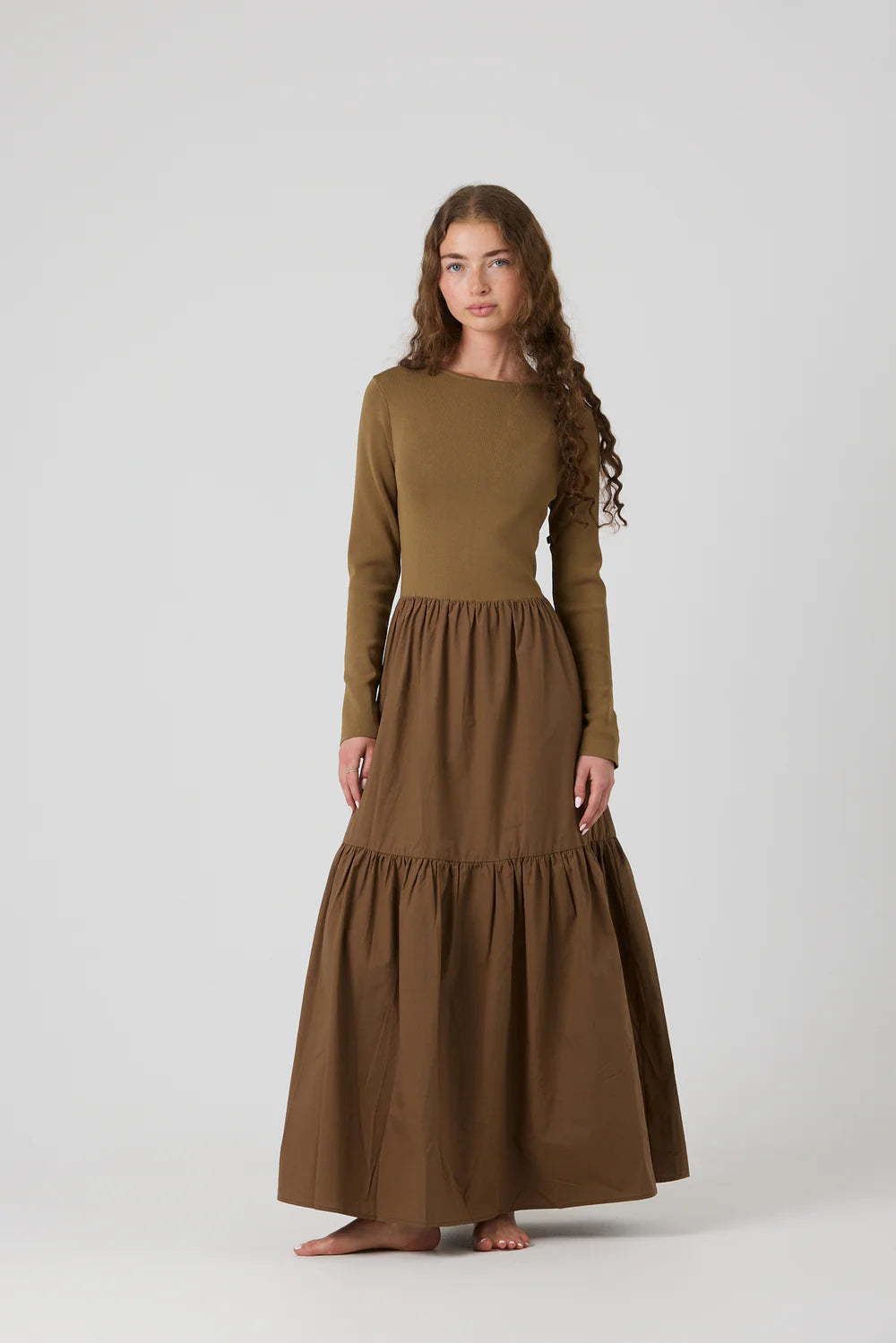 lanydresslowres_2_aeb0f3f9-4a4b-4d95-bc9b-490522fccbef.webp