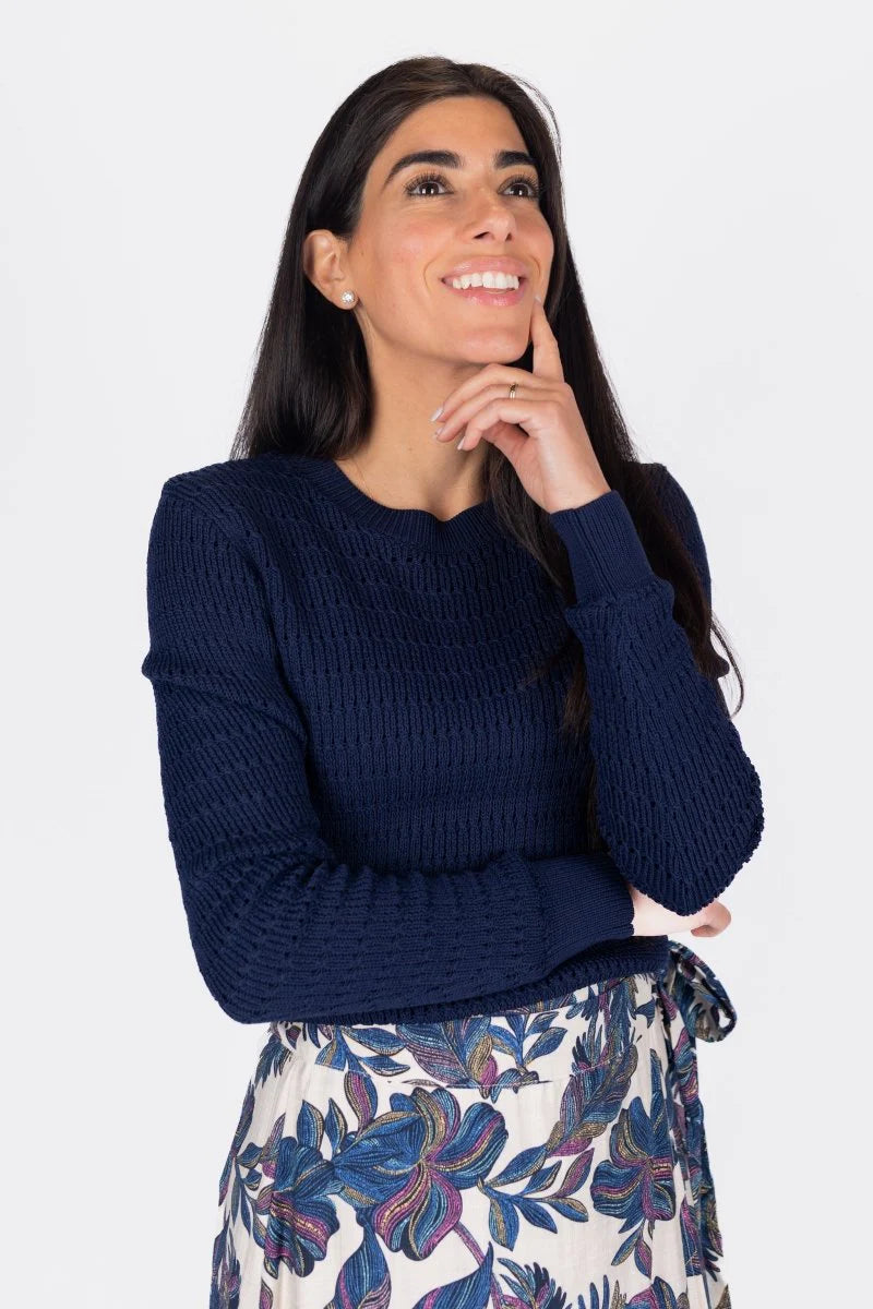 paige-top-navy-top-yakira-bella-941327.webp