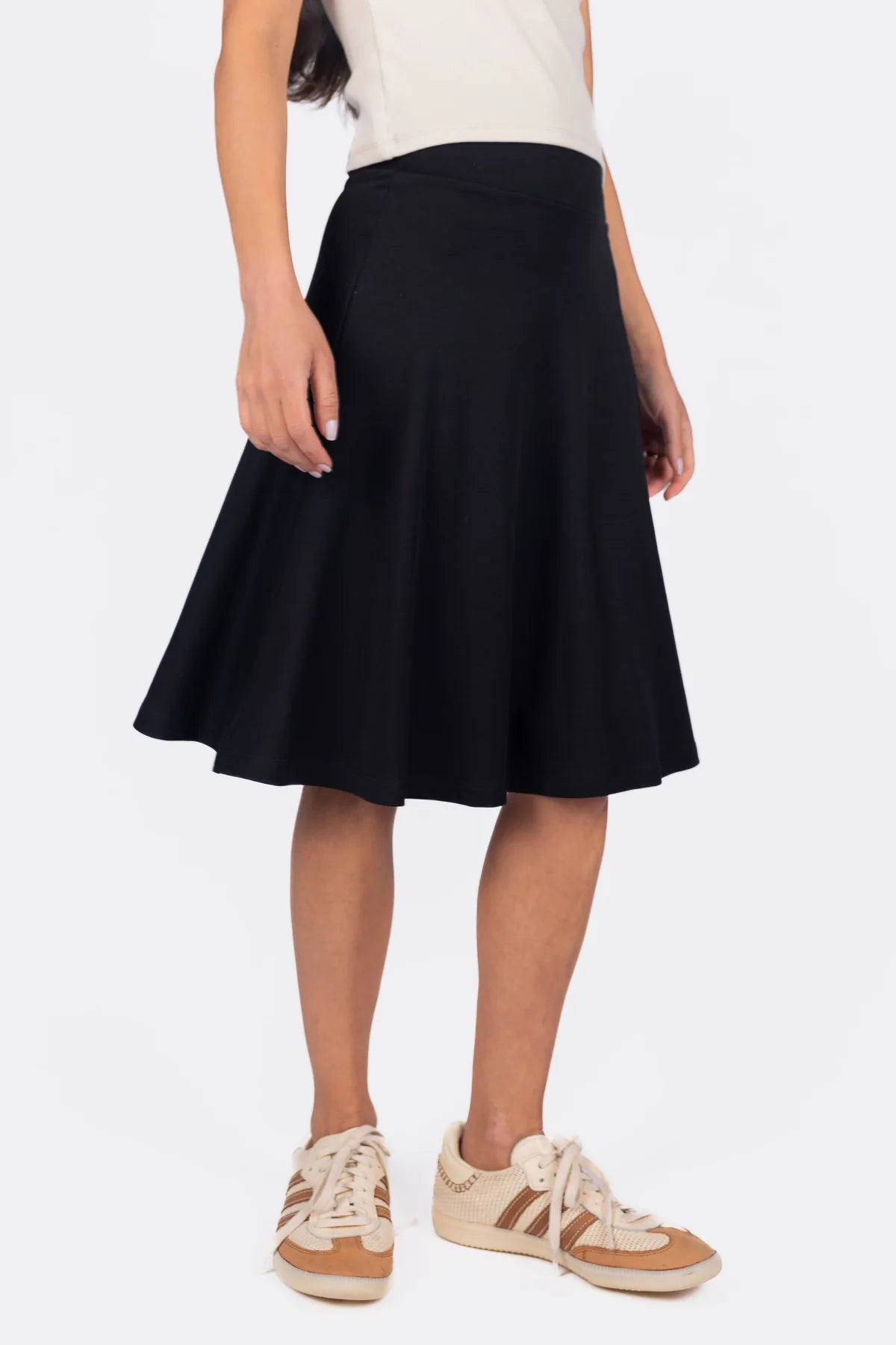 supreme-air-skirt-23-black-skirt-yakira-bella-986823.webp
