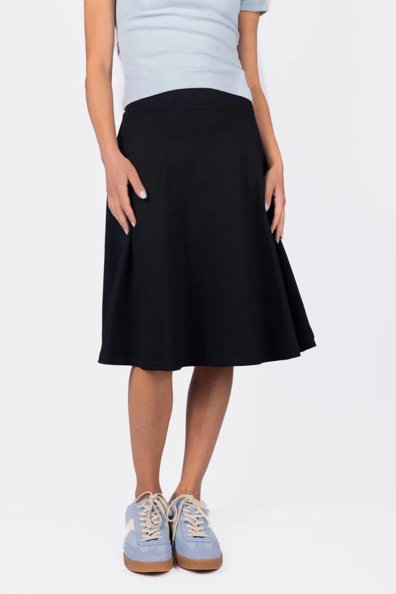 supreme-air-skirt-25-black-skirt-yakira-bella-917941.webp